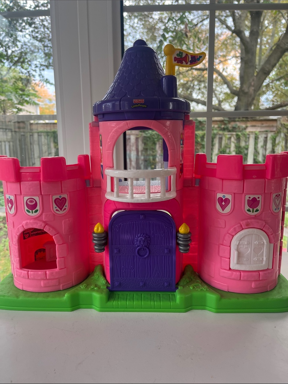 Little People Kingdom Castle Pink